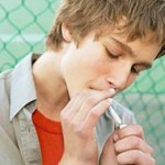 Ребенок курит – как себя правильно вести?